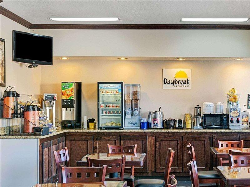 Days Inn By Wyndham Jacksonville South Memorial Hospital Esterno foto