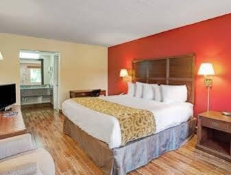 Days Inn By Wyndham Jacksonville South Memorial Hospital Esterno foto